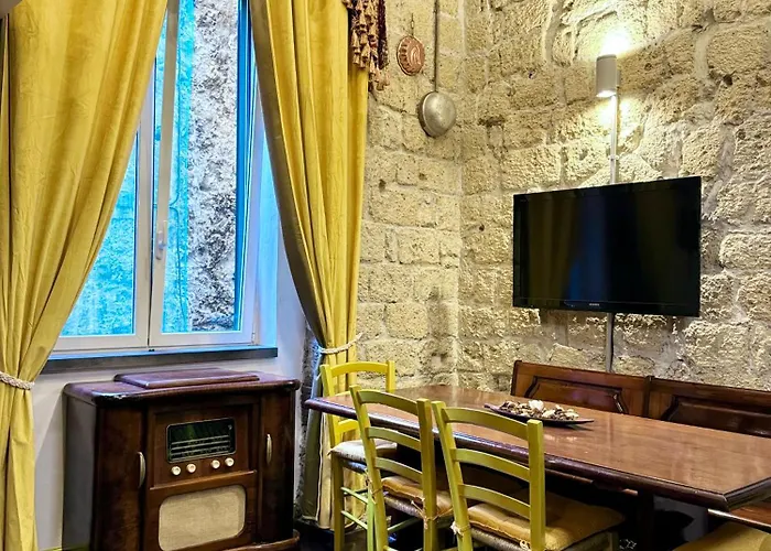 Carlito's House- Un'intera Casa Al Centro Storico * Neapel