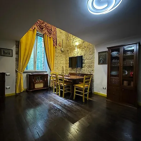 Carlito's House- Un'intera Casa Al Centro Storico