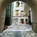 Carlito's House- Un'intera Casa Al Centro Storico Appartement Napels