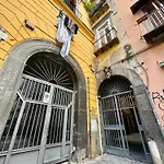 Carlito's House- Un'intera Casa Al Centro Storico Appartement Napels