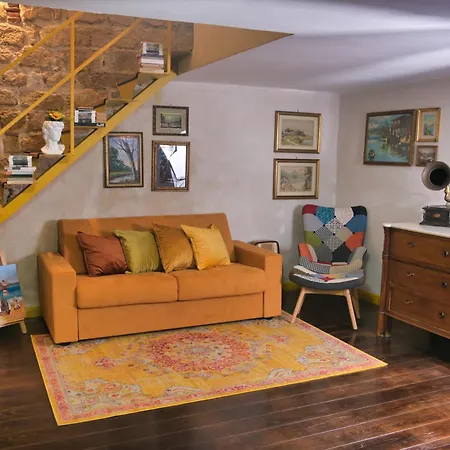 Lägenhet Carlito's House- Un'intera Casa Al Centro Storico *